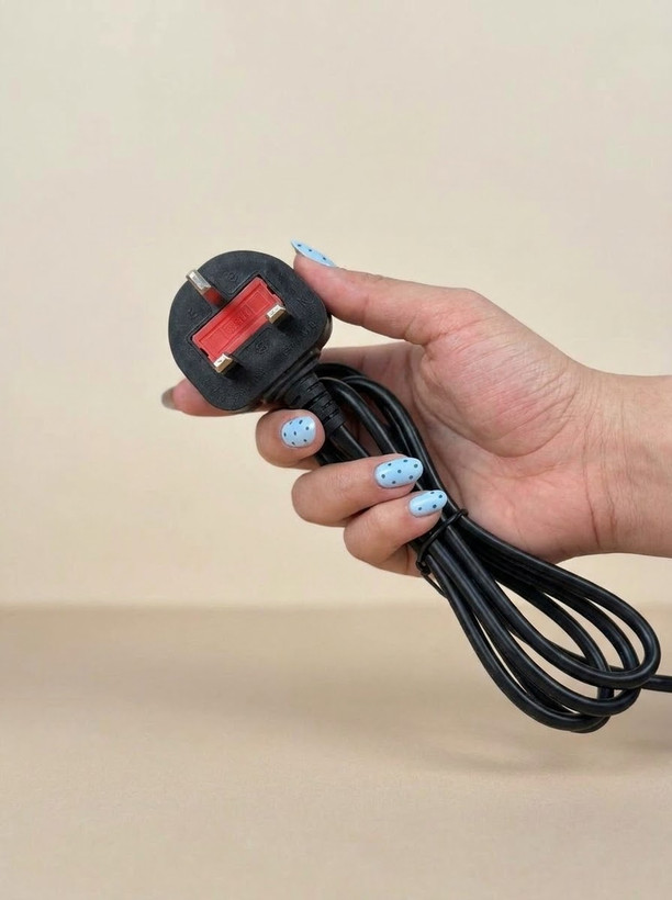 اتو مو حرفهای میلندا (Milenda) اورجینال مدل MD743 - حرارت 220 درجه ویژه کراتین و حالت دهی